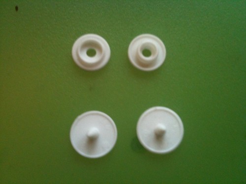 Plastic snap fasteners - plastic,